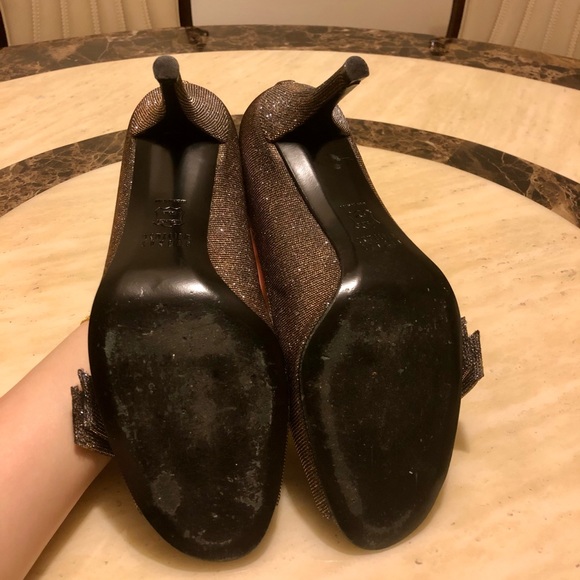 Auth STUART WEITZMAN Metallic Peep-Toe Pumps Size: 8 - Picture 5 of 8